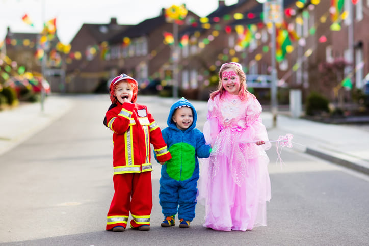 Verkleidete Kinder bei Fastnacht in Kaiserslautern